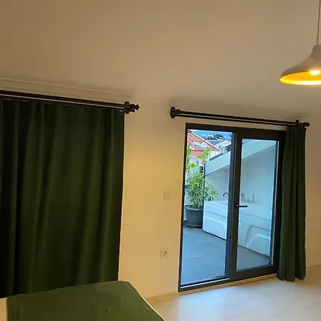 Orange Dome Apartment *