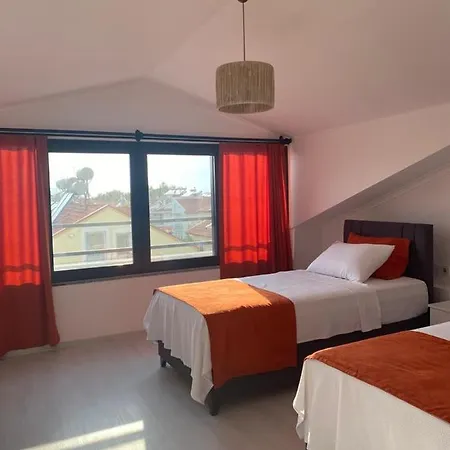 Apartment Orange Dome